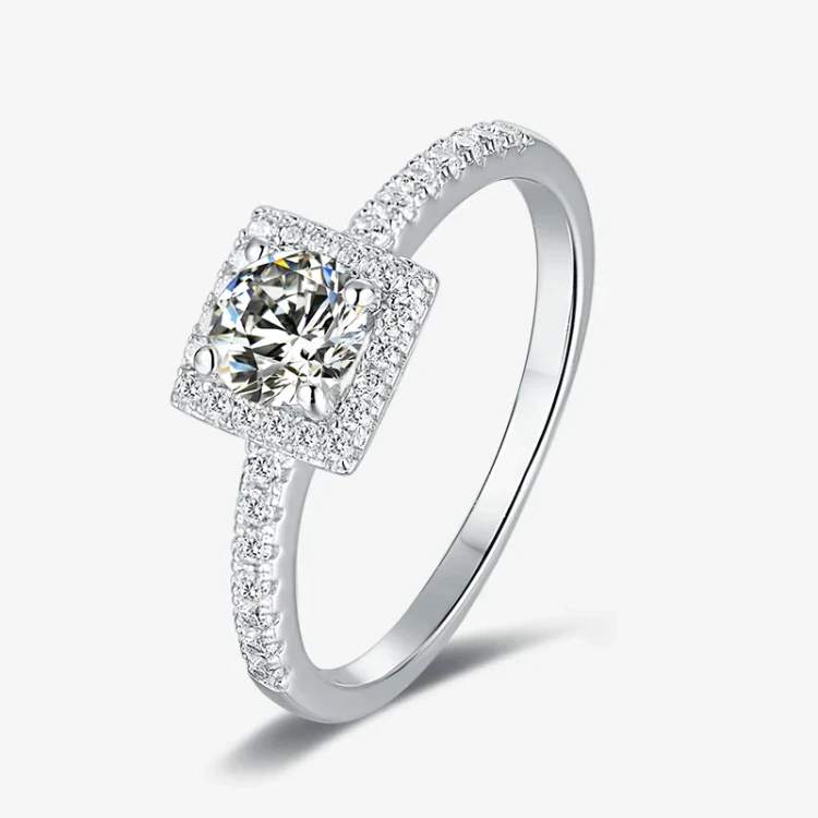 Помолвочное кольцо Moissanite Halo 0,5 карат